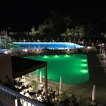 Sisan Family منتجع باردولينو