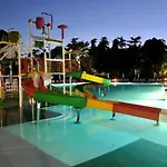 Sisan Family منتجع باردولينو